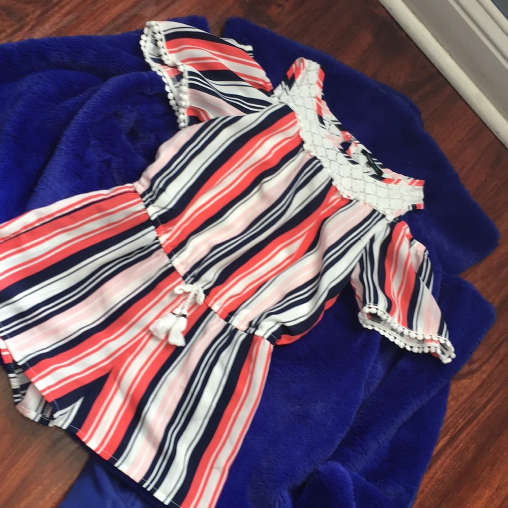 Striped romper and open shoulders